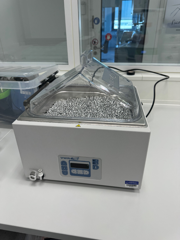 Image of VWR 12L Water Bath